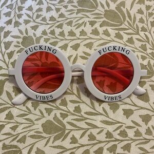 Vibes sunglasses